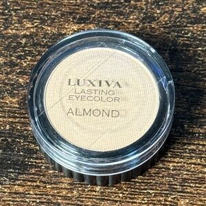 Merle Norman Luxiva Lasting Eyecolor - Almond - .08 oz.